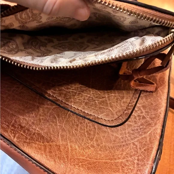 Equestrian Style Brown Fringe Crossbody Bag Saddle Inspired - Picture 4 of 9